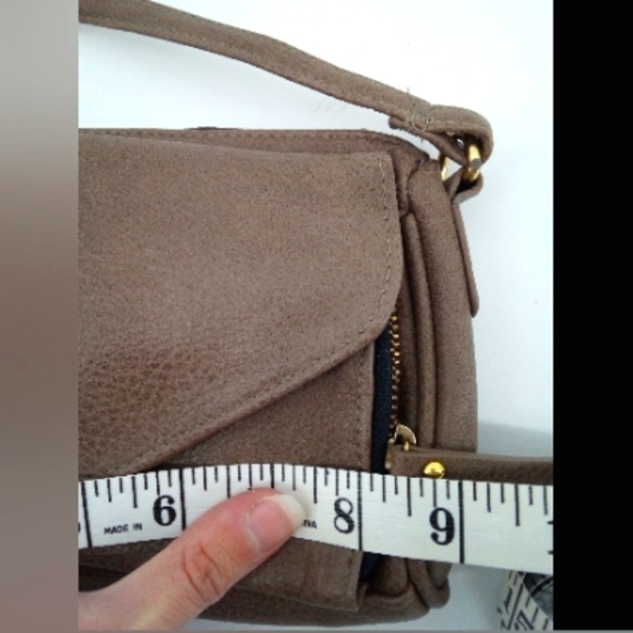 Ei8ht by Under One Sky Vegan Tan Striped Interior Tassel Small Crossbody Bag - Picture 12 of 12
